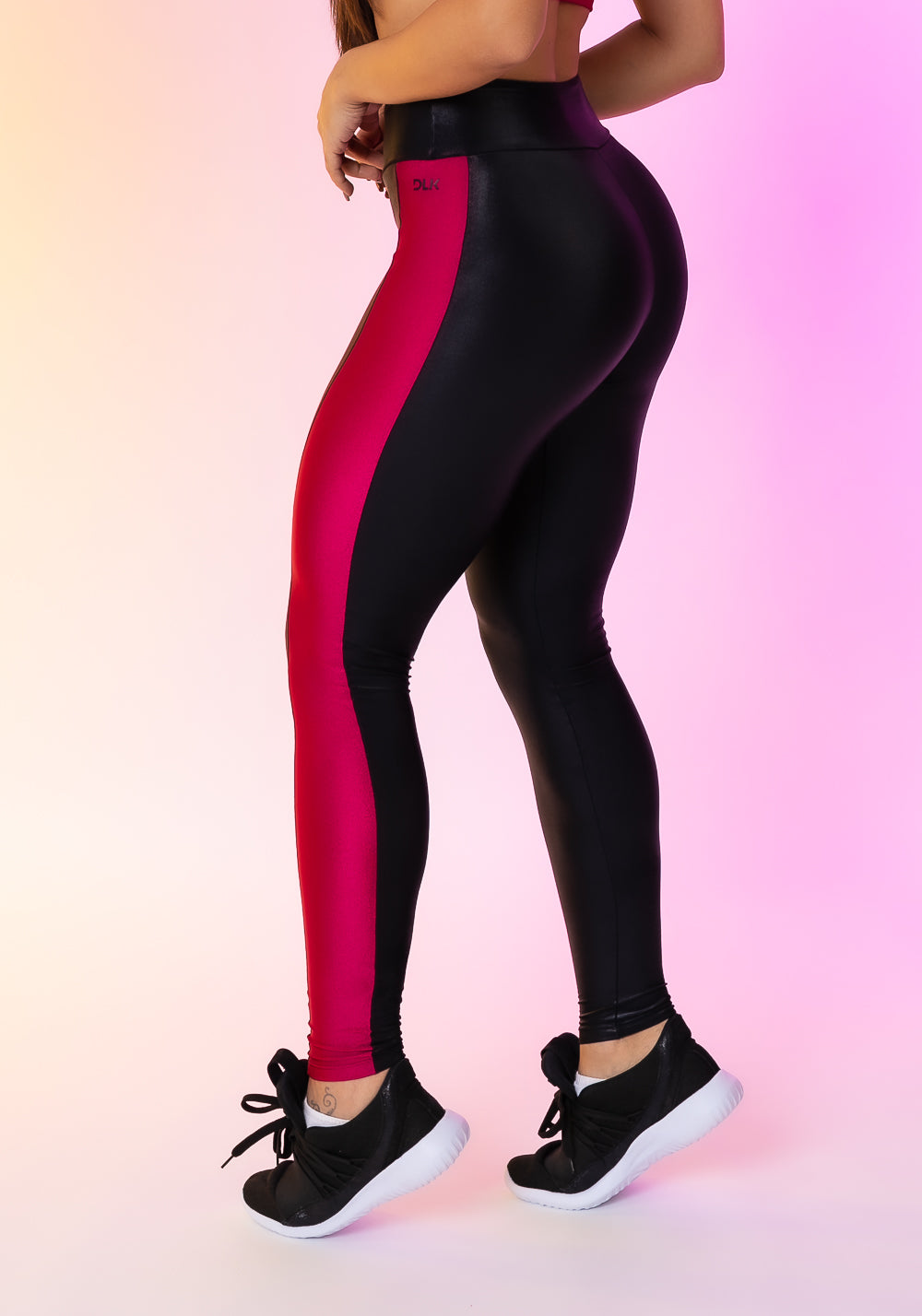 Calça Legging Happiness Com Recortes Laterais Preta E Cereja Dlk