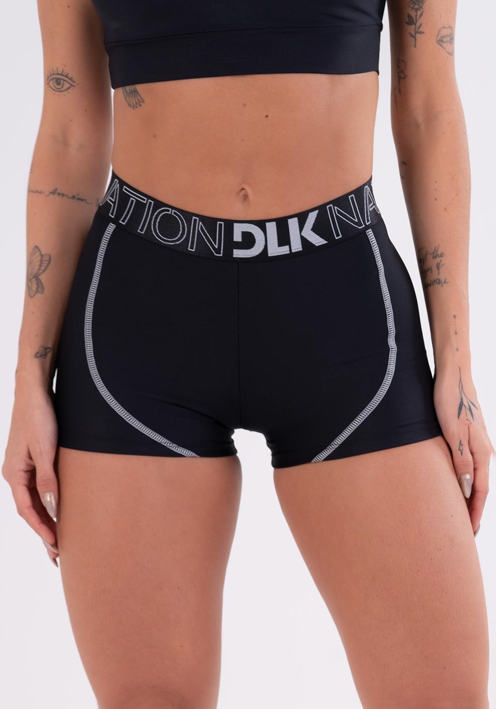 Short Nation Com Elástico Na Cintura Preto Dlk