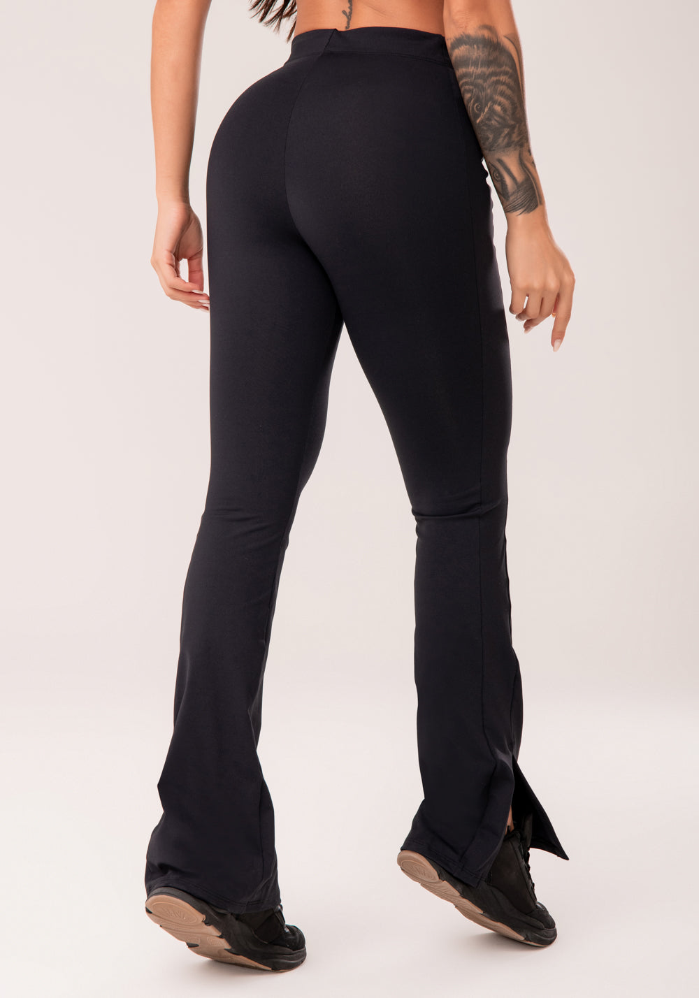Calça Flare Feminina Preto Com Fenda Harmony Dlk