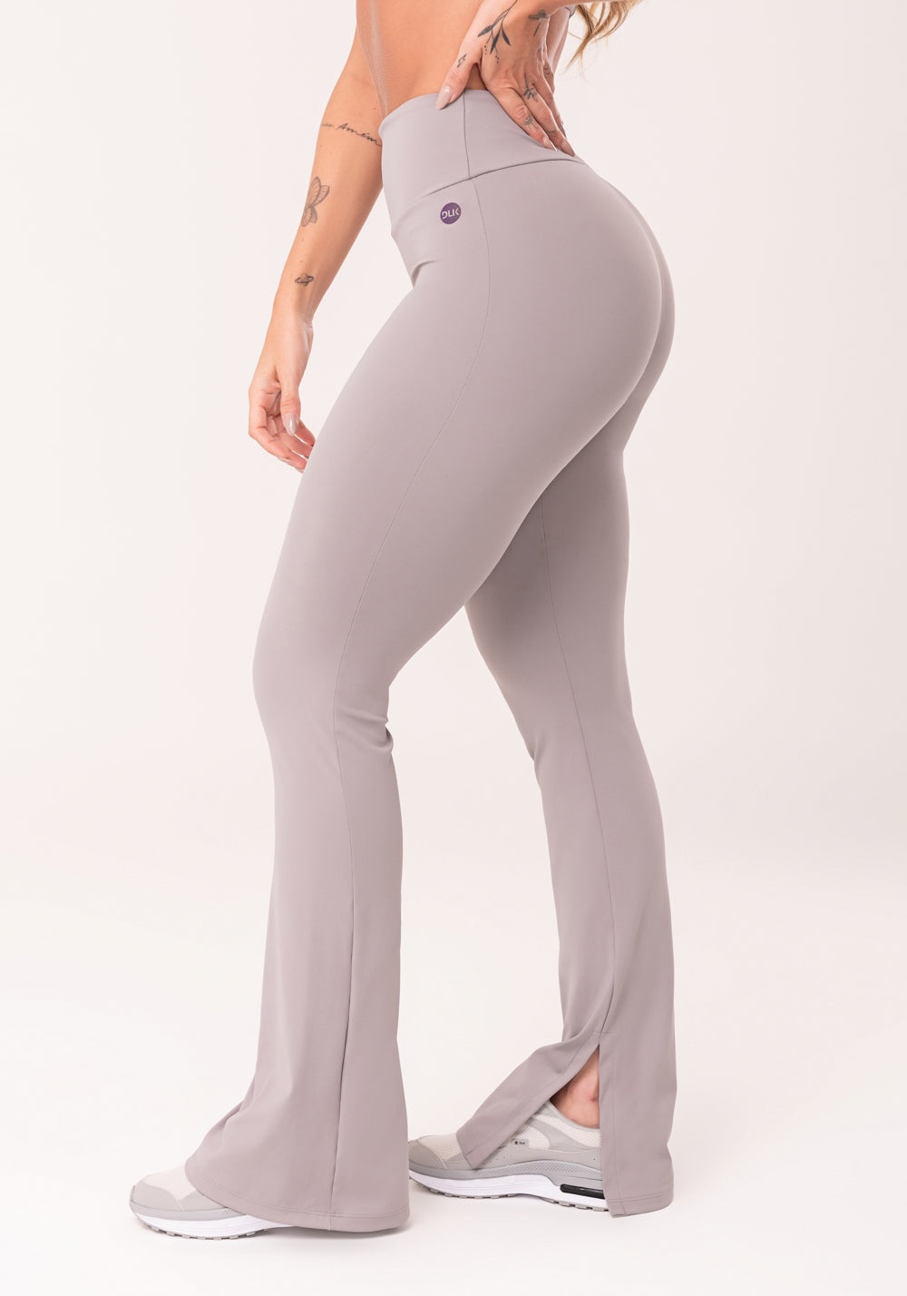 Calça Flare Feminina Cinza Com Fenda Oasis Dlk – DLK Moda Fitness