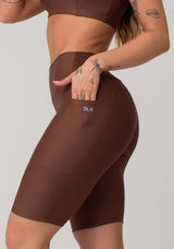 Bermuda De Treino Feminina Com Bolsos Básica Dlk Marrom