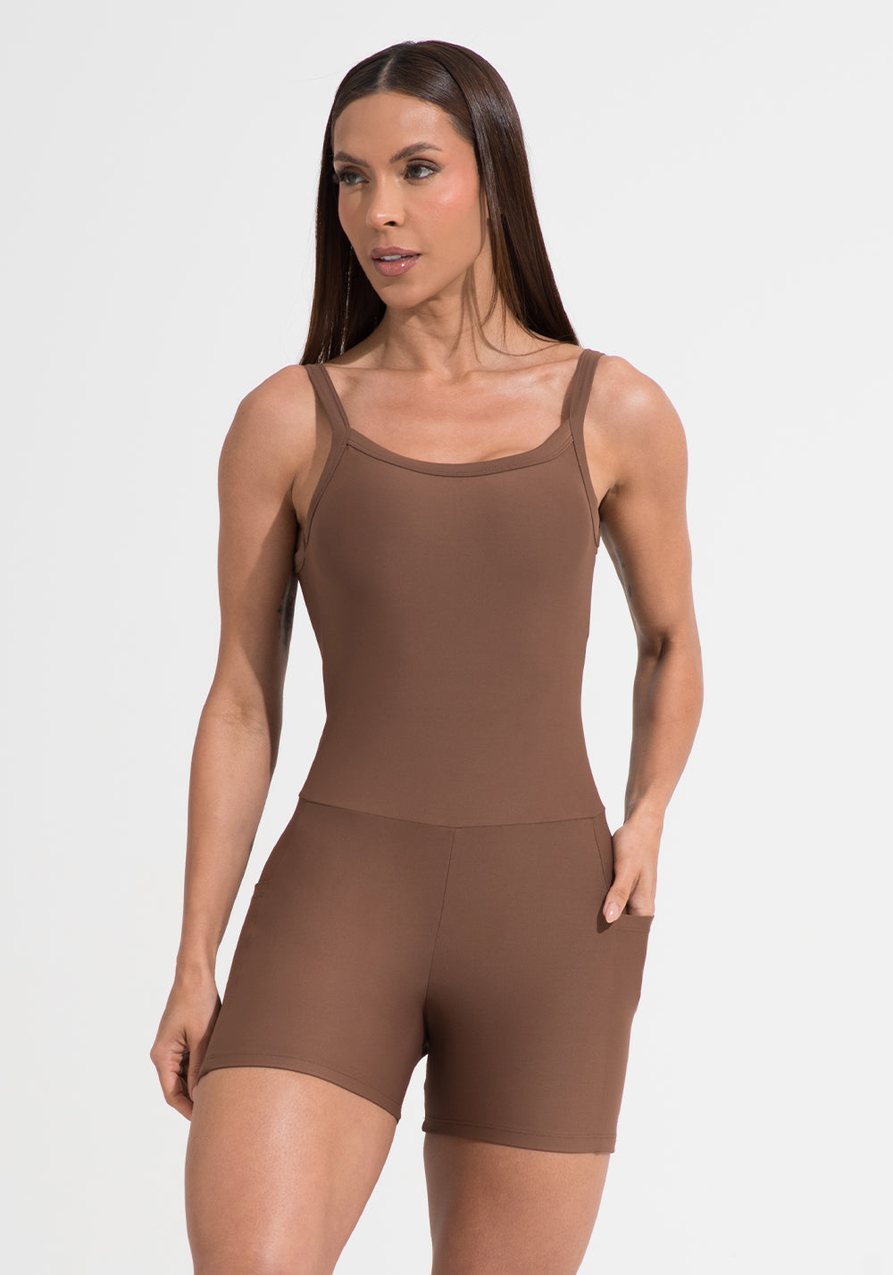 Macaquinho Fitness Feminino Marrom Com Bolsos Aura Dlk