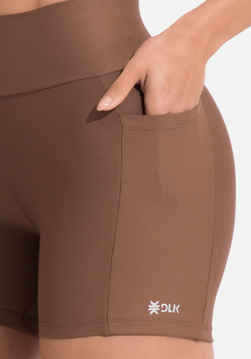 Short Fitness Feminino Marrom Com Bolsos Aura Dlk