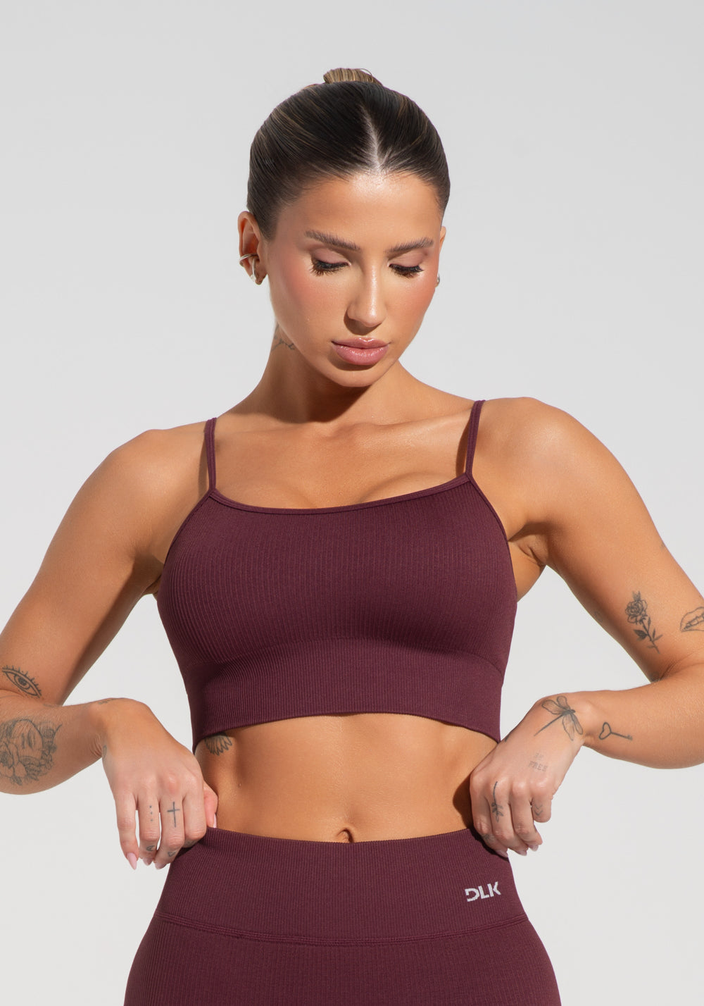 Top Fitness Feminino Vinho Canelado Com Bojo E Alças Reguláveis