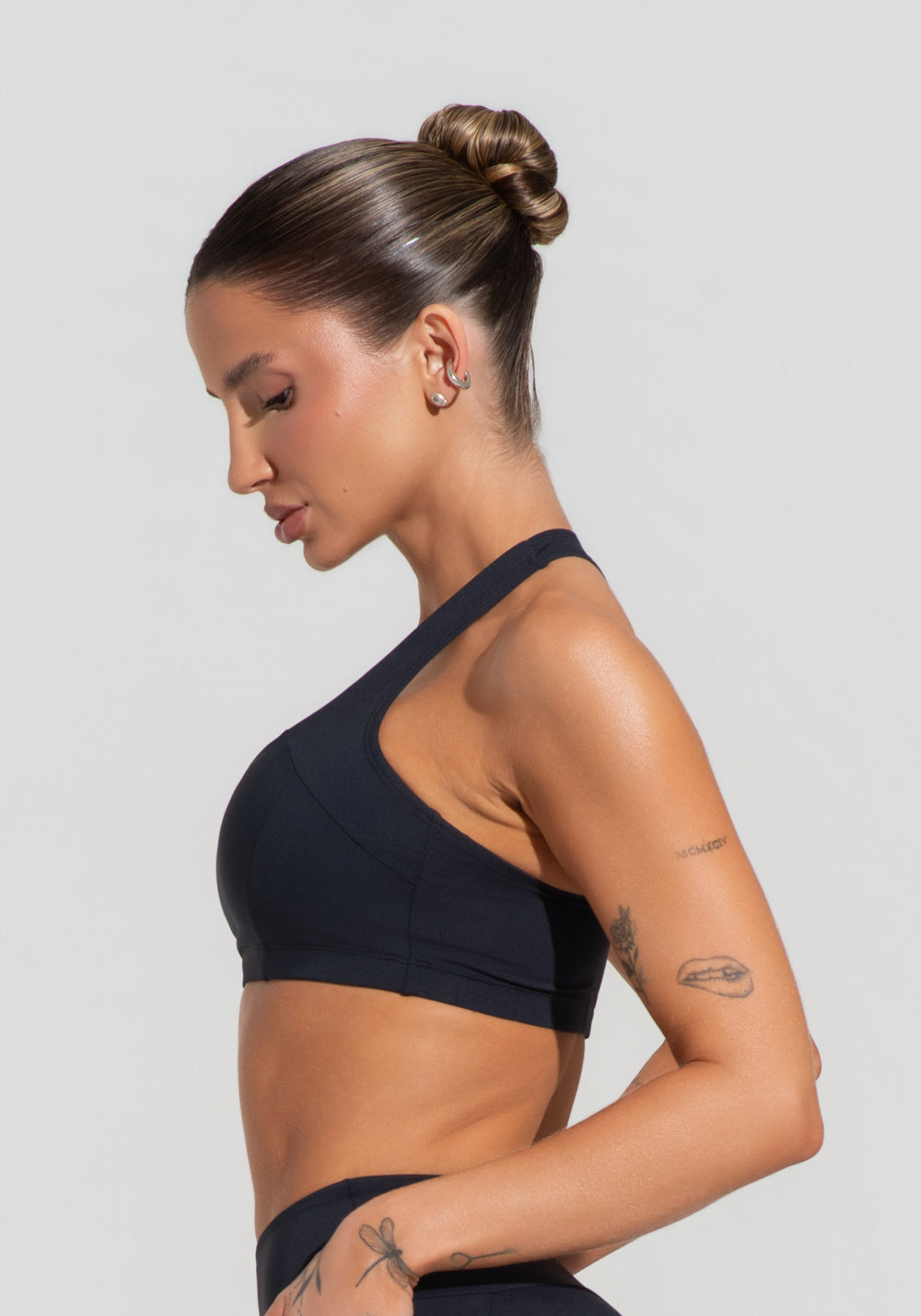 Top Fitness Feminino Modelo Nadador Com Recortes Soul Dlk Preto