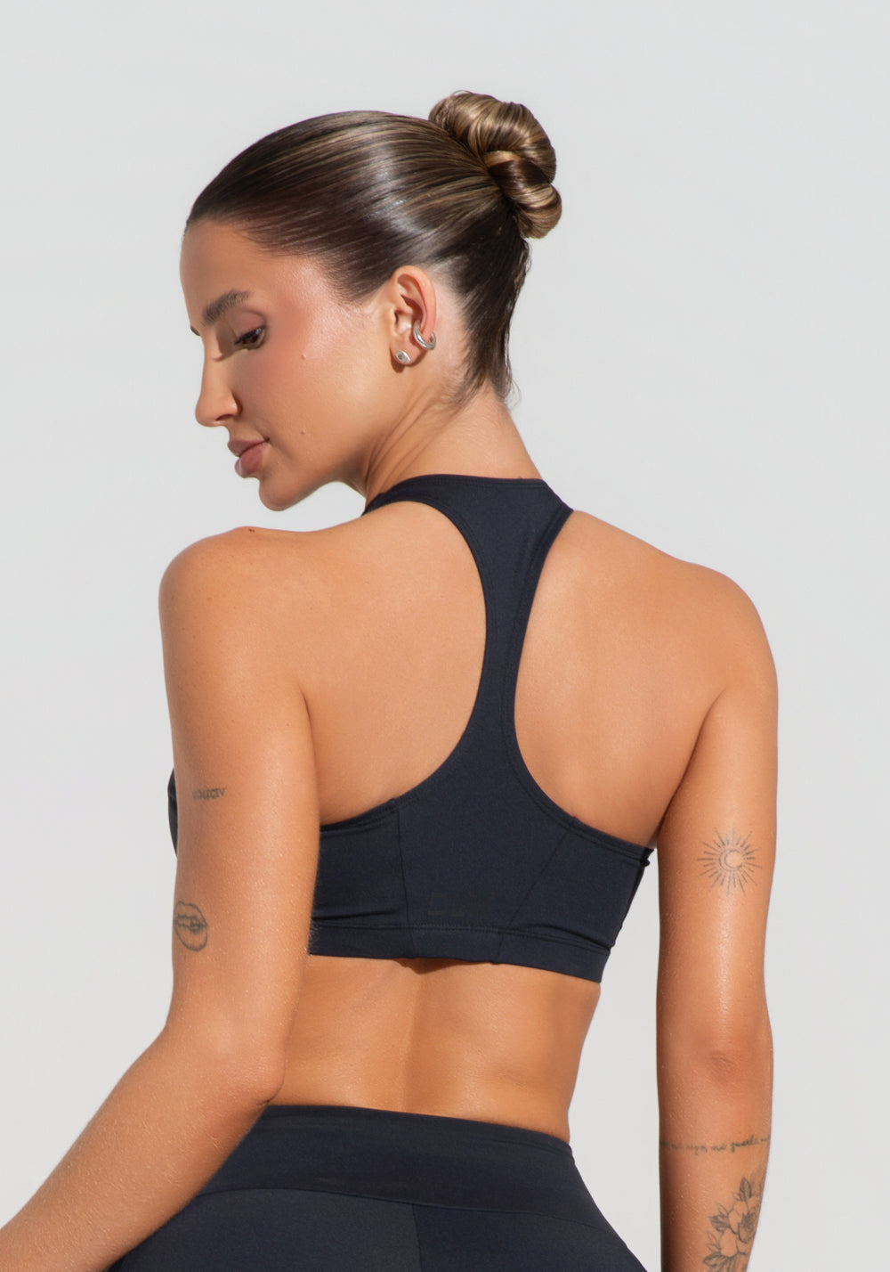 Top Fitness Feminino Modelo Nadador Com Recortes Soul Dlk Preto