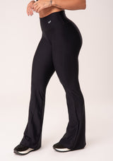 Calça Flare Feminina Preta Basic Dlk
