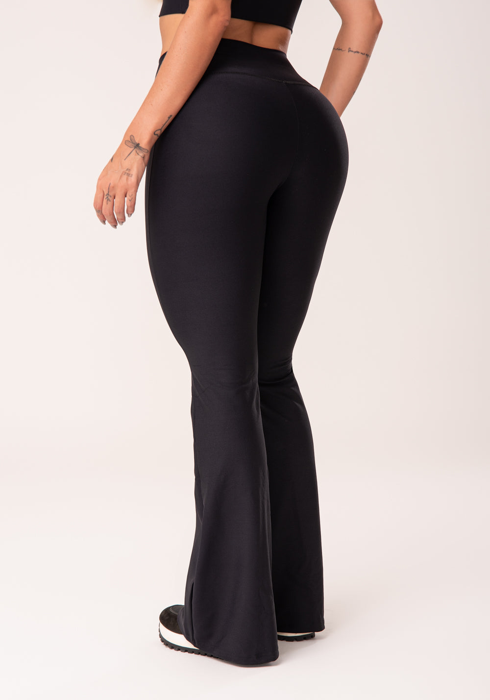 Calça Flare Feminina Preta Basic Dlk