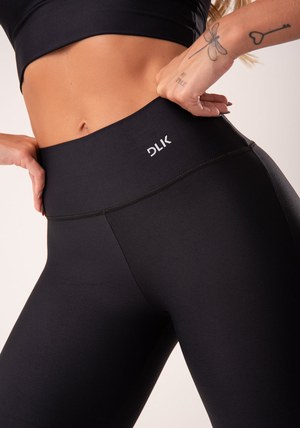 Calça Flare Feminina Preta Basic Dlk