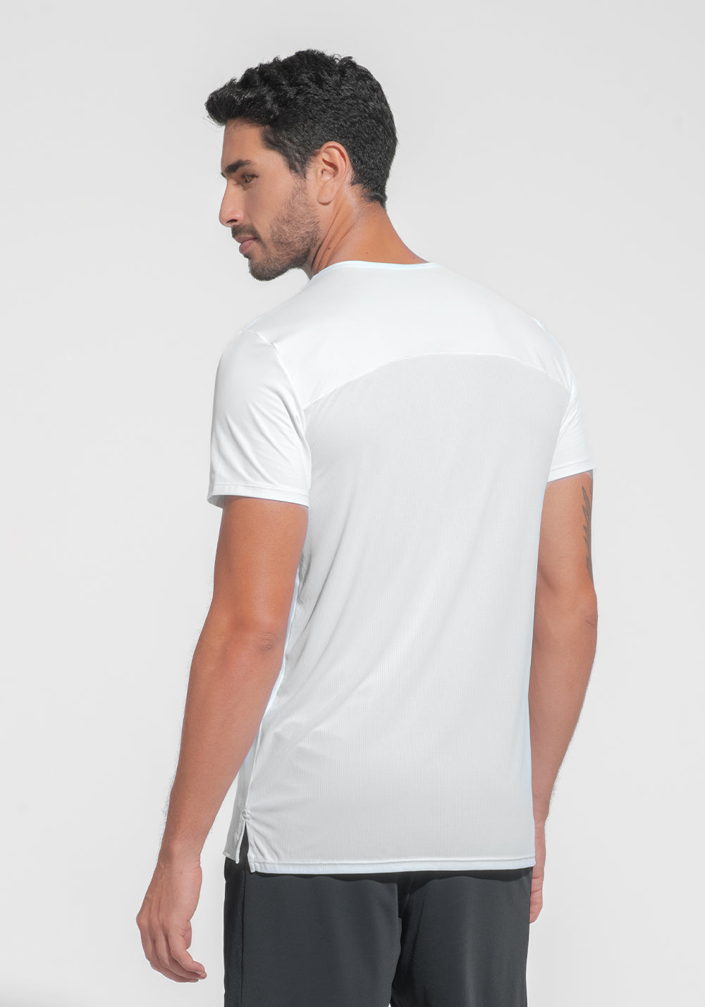 Camiseta Fitness Masculina Dry Fit Com Recortes Nas Costas Dlk Branco