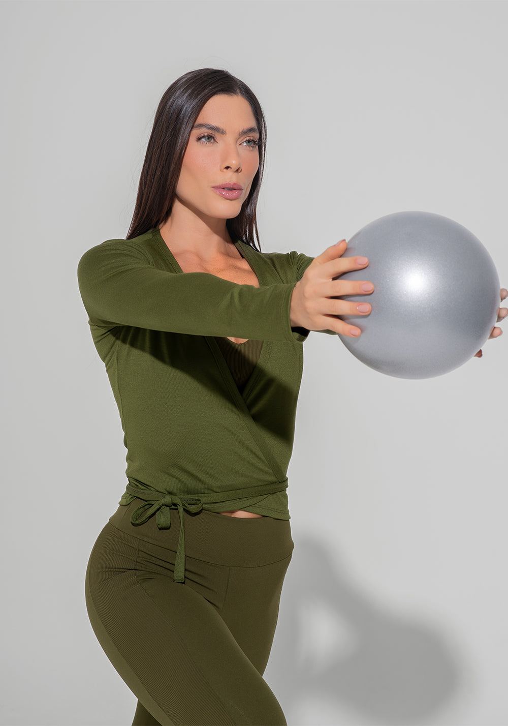 Casaco Feminino Transpassado Com Amarração Motion Lines Dlk Verde Oliva
