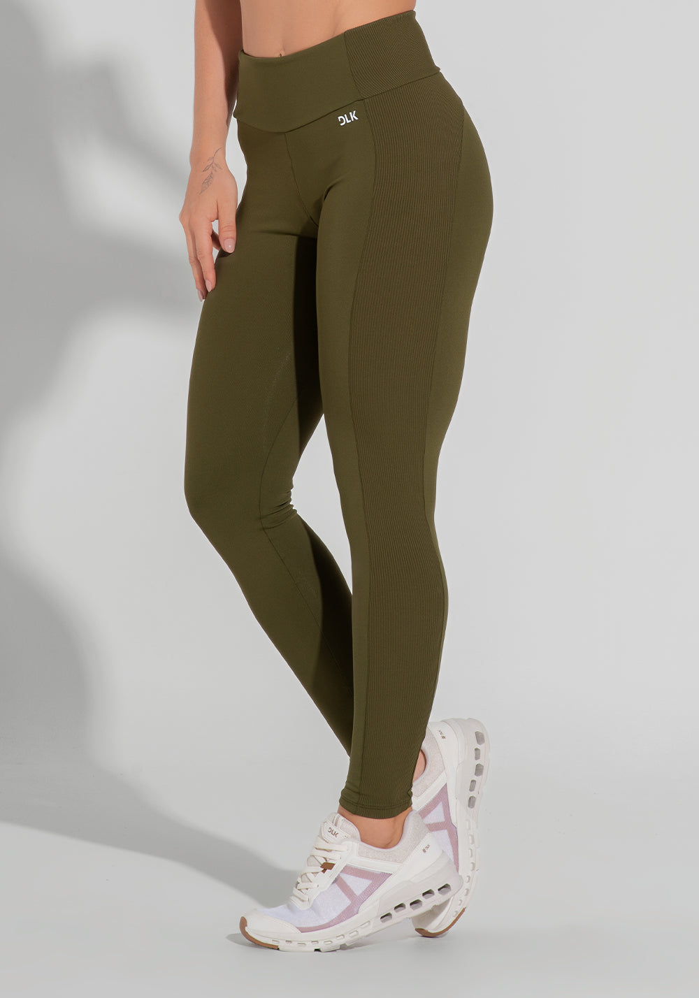 Legging Fitness Feminina Com Detalhe Canelado Motion Lines Dlk Verde Oliva