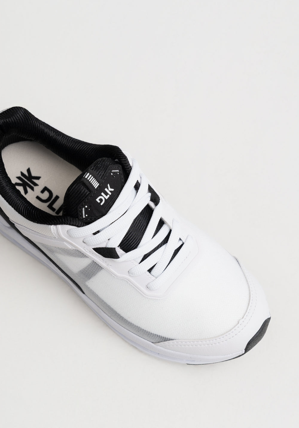 Tênis Esportivo Masculino Com Detalhe No Solado Dlk Branco E Preto